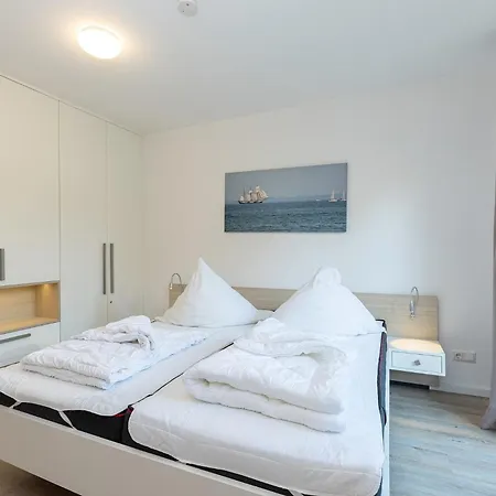 Holiday home Haus Hanseatenweg 7 Lensterstrand